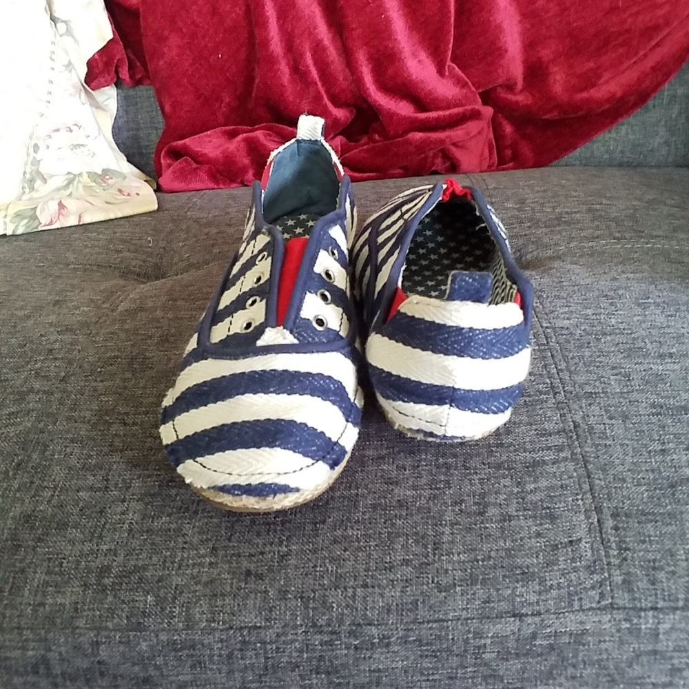 Shoes - Picture 3 of 3